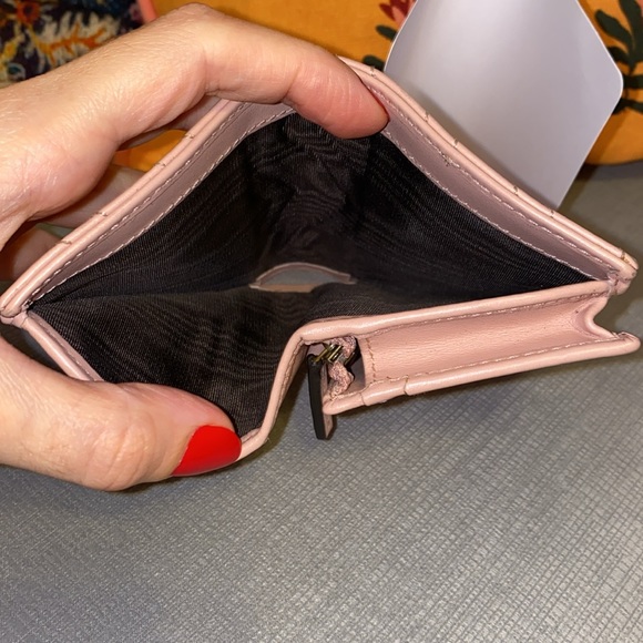 Authentic GUCCI Blush GG Wallet - Picture 10 of 13